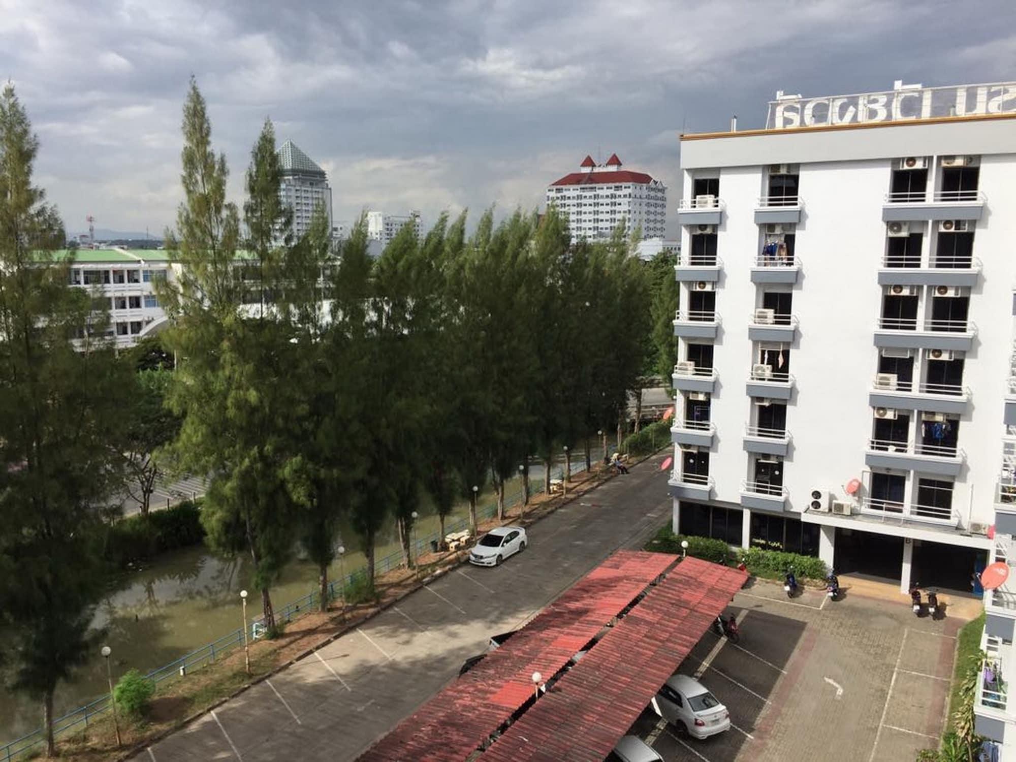 Wiangwalee Hotel Районг Экстерьер фото